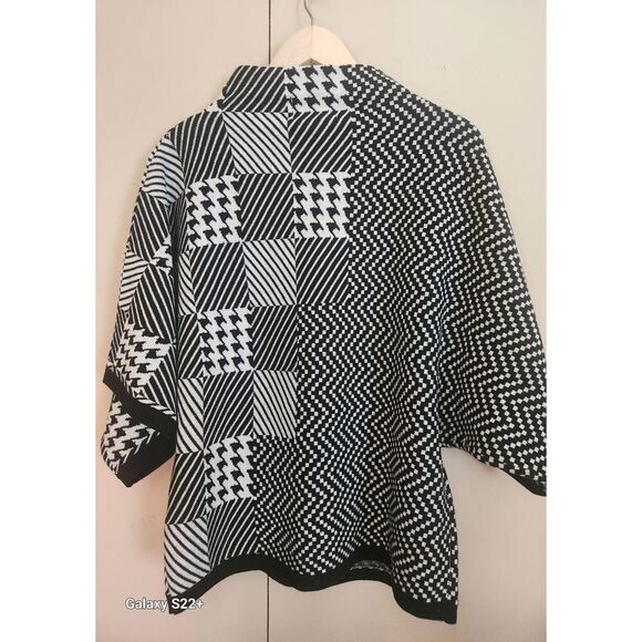 S14 Studio Nouveau pullover sweater with wide elbow-length boxy sleeves, NWOT - Picture 3 of 10